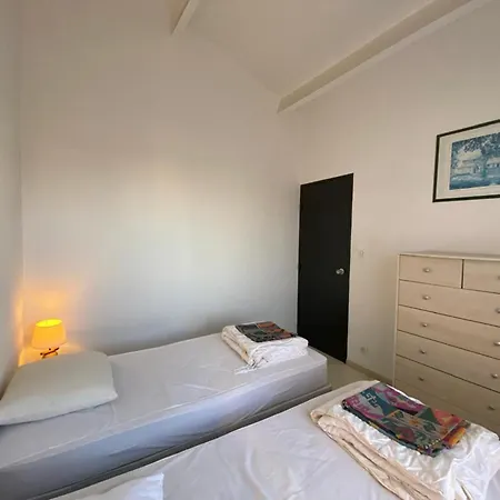 Lejlighed T2 Avec Terrasse Et Parking A 50m De La - Fr-1-413-257